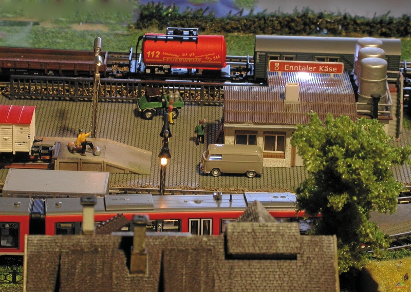 095 Bauhilfszug 2.JPG - Ein Löschmittelwagen Bauart 'Knuffingen' ist Teil dieses Zuges